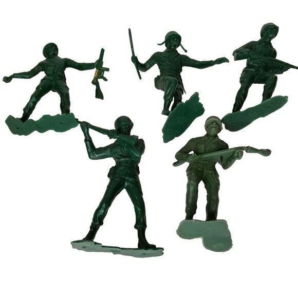 1964 Louis Marx Toy Green Army Soldiers Large 5"-6" with Guns Lot Of 6 - Picture 3 of 10